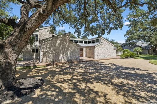 111 Wickford Way, Castle Hills, TX, 78213-2642 | Card Image