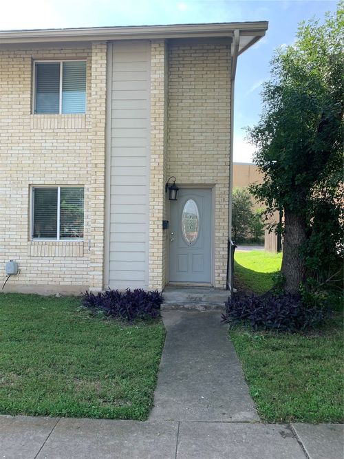 apt-101-8811 Dawnridge Cir, Austin, TX, 78757-6852 | Card Image