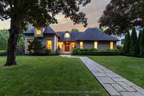 354 Johnson St, Niagara on the Lake, ON, L0S1J0 | Card Image