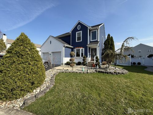 15 Sutton Pl, Helmetta, NJ, 08828-1157 | Card Image