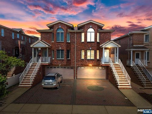 433 1st St, Palisades Park, NJ, 07650-1633 | Card Image