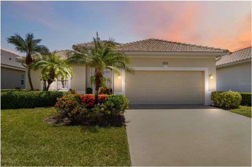 696 Misty Pine Dr, VENICE, FL, 34292-4492 | Card Image
