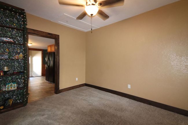 307 S Douglas St, House other with 3 bedrooms, 1 bathrooms and 4 parking in Villa Grove IL | Image 6
