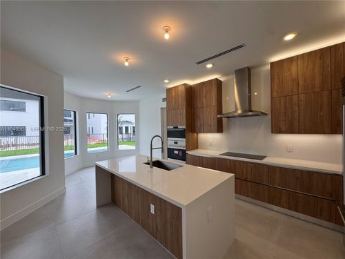 19749-19749 Ne 16th Pl, Miami, FL, 33179 | Card Image