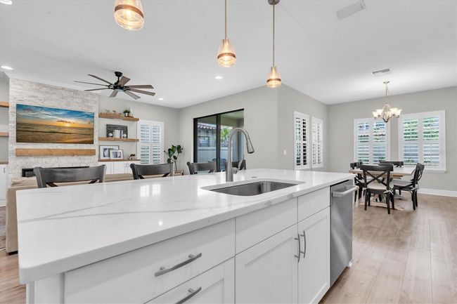 4056 Burdick Loop, House other with 6 bedrooms, 4 bathrooms and null parking in ODESSA FL | Image 5