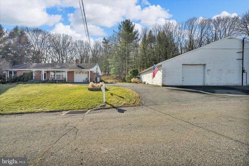 123 W Line St, TREMONT, PA, 17981-1728 | Card Image