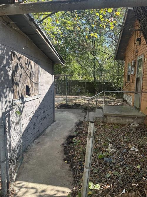 118 W Harrison St, Maud, OK, 74854-2057 | Card Image