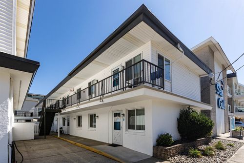 d-5301 Atlantic Ave, Wildwood, NJ, 08260-4405 | Card Image