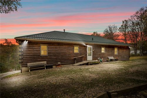 566 Pettit Rd, Sycamore, PA, 15364-1122 | Card Image