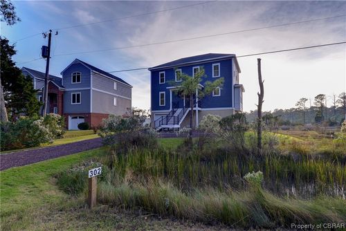 302 York Point Rd, Seaford, VA, 23696-2676 | Card Image