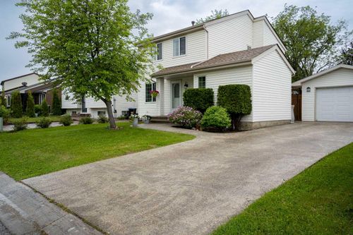 166 Bird Cres, Fort Mcmurray, AB, T9H4T3 | Card Image