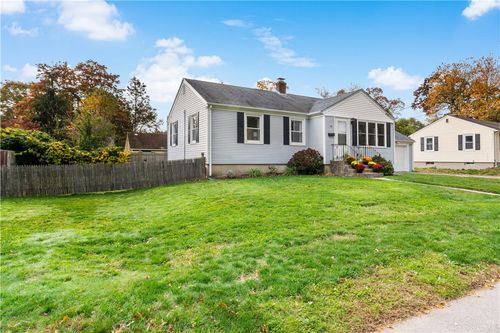 52 Merle St, Warwick, RI, 02889-2413 | Card Image