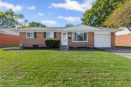 20790 Shoreview St, Clinton Twp, MI, 48035-1639 | Card Image