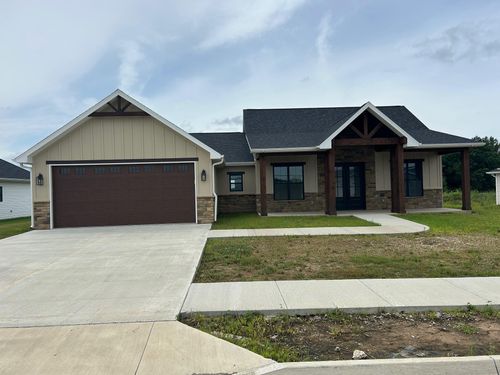 2471 Greenside Dr, Boonville, MO, 65233-5505 | Card Image