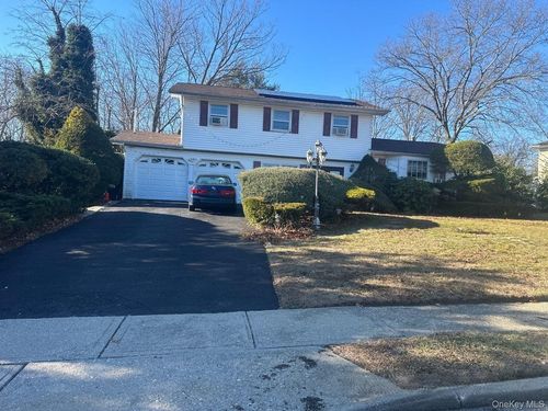 65 Landscape Dr, Wheatley Heights, NY, 11798-1418 | Card Image