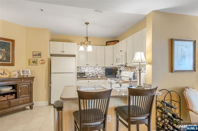 7108 Ravenscroft Rd, Condo with 2 bedrooms, 2 bathrooms and null parking in Clifton NJ | Image 14