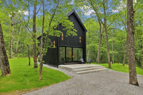 377 Valley View Dr, Altamont, TN, 37301 | Card Image