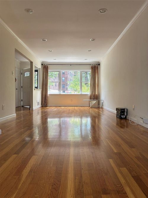141 25th Rd, Flushing, NY, 11354-1245 | Card Image