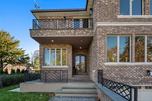 144 Boulevard, Malba, NY, 11357-1003 | Card Image