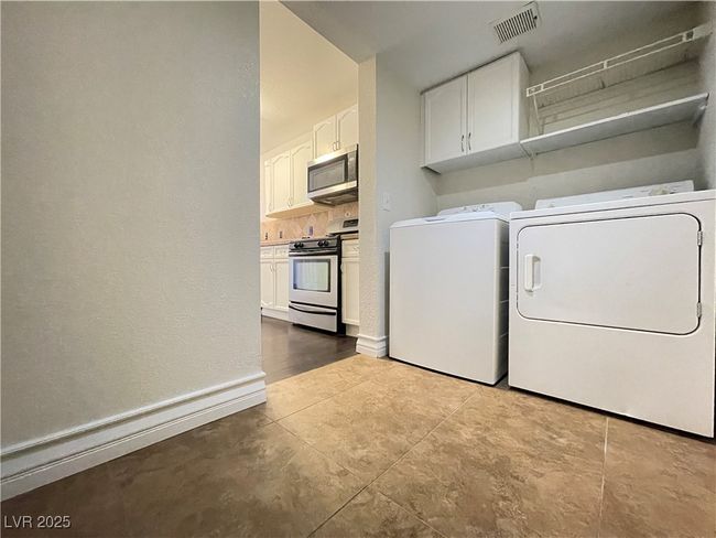 7725 Allano Way, Townhouse with 2 bedrooms, 3 bathrooms and null parking in Las Vegas NV | Image 18