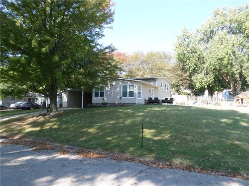 301 Green Tree Rd, Atchison, KS, 66002-1010 | Card Image