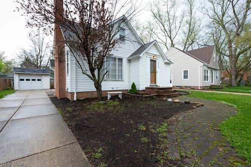 5255 Haverford Dr, Lyndhurst, OH, 44124-2711 | Card Image