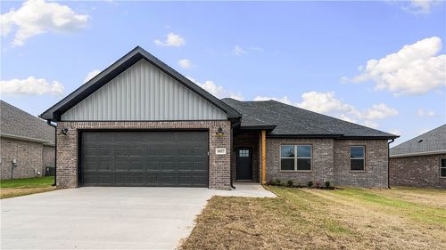 1037 Cook Ln, Pea Ridge, AR, 72751-4038 | Card Image