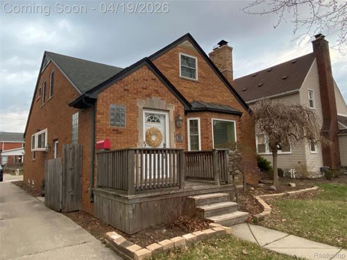 2016 W 12 Mile Rd, Royal Oak, MI, 48073-3909 | Card Image
