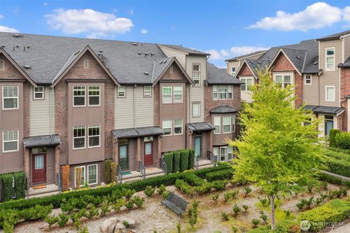 1363 Chelsea Walk Ne, Issaquah, WA, 98029-6271 | Card Image