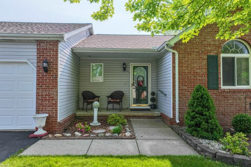 1273 Crystal Pointe Cir, Fenton, MI, 48430-2071 | Card Image