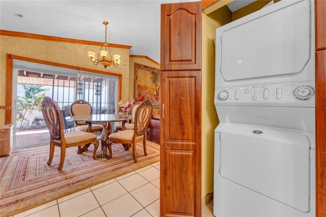 12350 Nw 7 Th Trl, House other with 3 bedrooms, 2 bathrooms and null parking in Miami FL | Image 32
