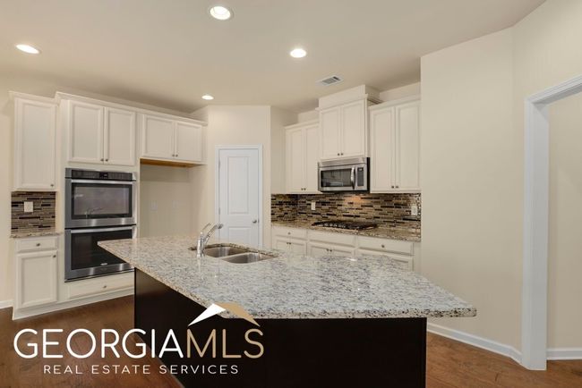 1030 Roswell Manor Cir, House other with 4 bedrooms, 4 bathrooms and 2 parking in Roswell GA | Image 11