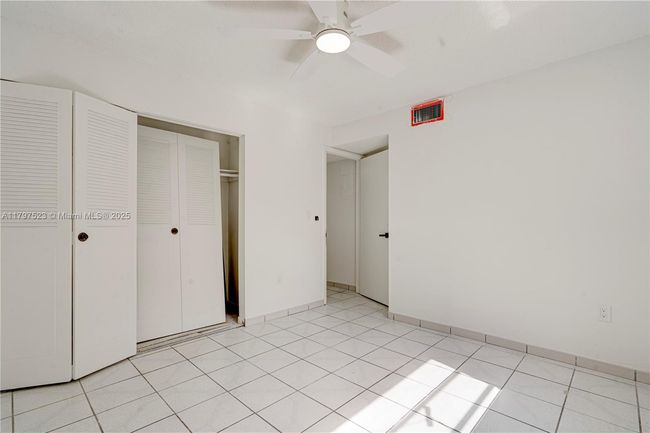 APT-220 - 6095 W 19 Th Ave, Condo with 2 bedrooms, 2 bathrooms and null parking in Hialeah FL | Image 11