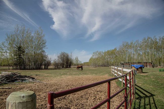 19125 Township Road 1104, House other with 5 bedrooms, 3 bathrooms and 10 parking in High Level AB | Image 46