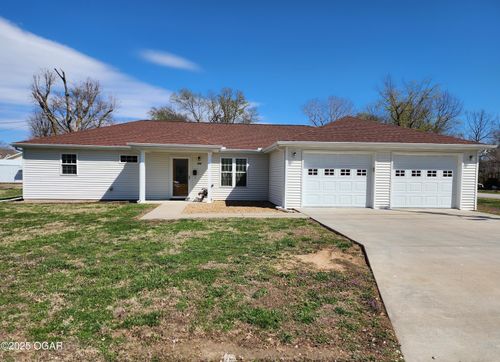 909 Golden Ave, Golden City, MO, 64748-8131 | Card Image