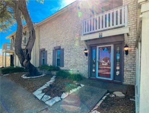 2 Rock Creek Dr, Corpus Christi, TX, 78412-4207 | Card Image