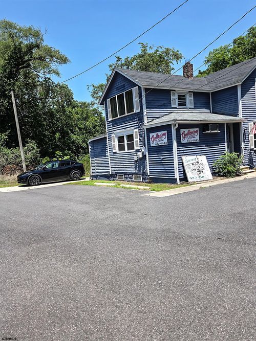 717 S 6th Ave, Galloway, NJ, 08205-9575 | Card Image