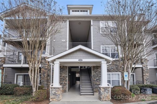 apt-207-300 Vista Lake Dr, Candler, NC, 28715-7171 | Card Image