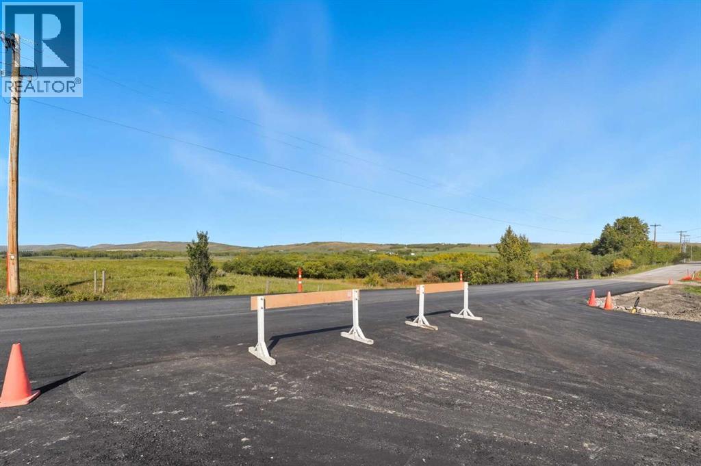 Land in Diamond Valley 4