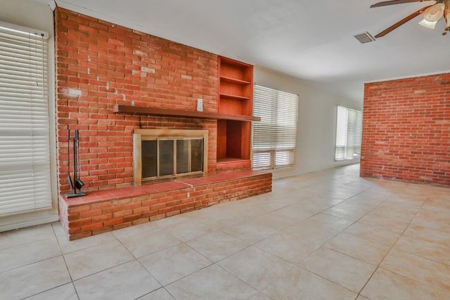 1210 Xenia St, House other with 3 bedrooms, 2 bathrooms and null parking in Plainview TX | Image 7