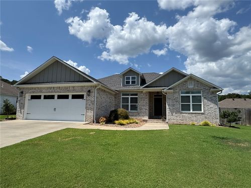 105 Promenade Cir, Russellville, AR, 72801-6068 | Card Image