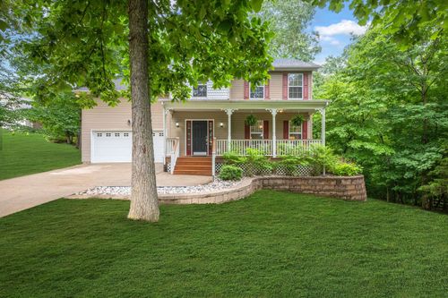 545 Lauren Park Dr, Burns, TN, 37029-9078 | Card Image