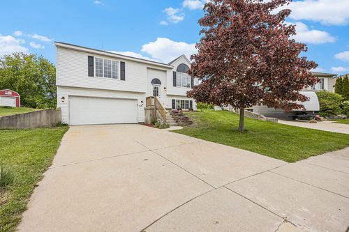 313 Pioneer Trl, Cedar Springs, MI, 49319-8672 | Card Image