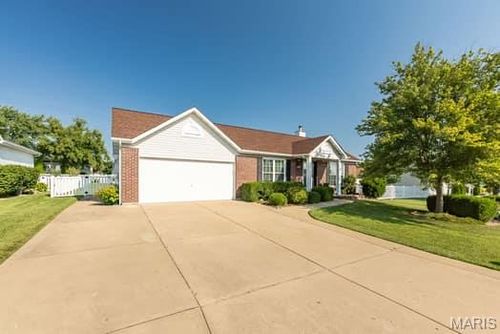 1109 Sunset Green Dr, O Fallon, MO, 63366-6331 | Card Image