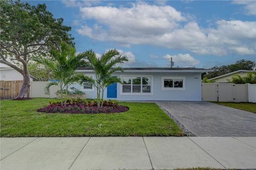 910 Ne 23rd Pl, Pompano Beach, FL, 33064-5528 | Card Image