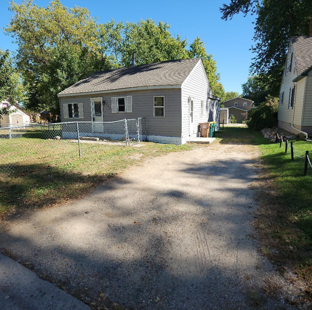 Fenton Ave, Albert Lea, MN 56007