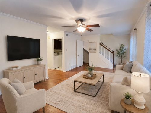 50-6960 Country Rd, Germantown, TN, 38138-1512 | Card Image