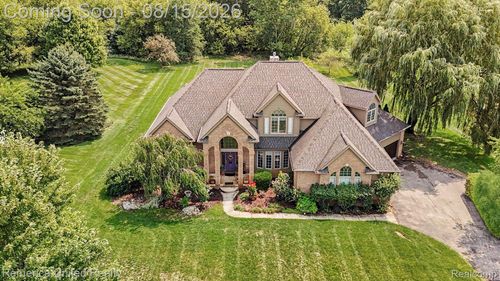 3099 Beach Lake Dr E, Milford, MI, 48380-2864 | Card Image