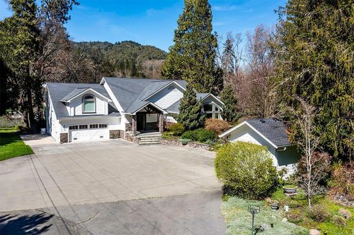8550 Rogue River Hwy, Grants Pass, OR, 97527-4352 | Card Image