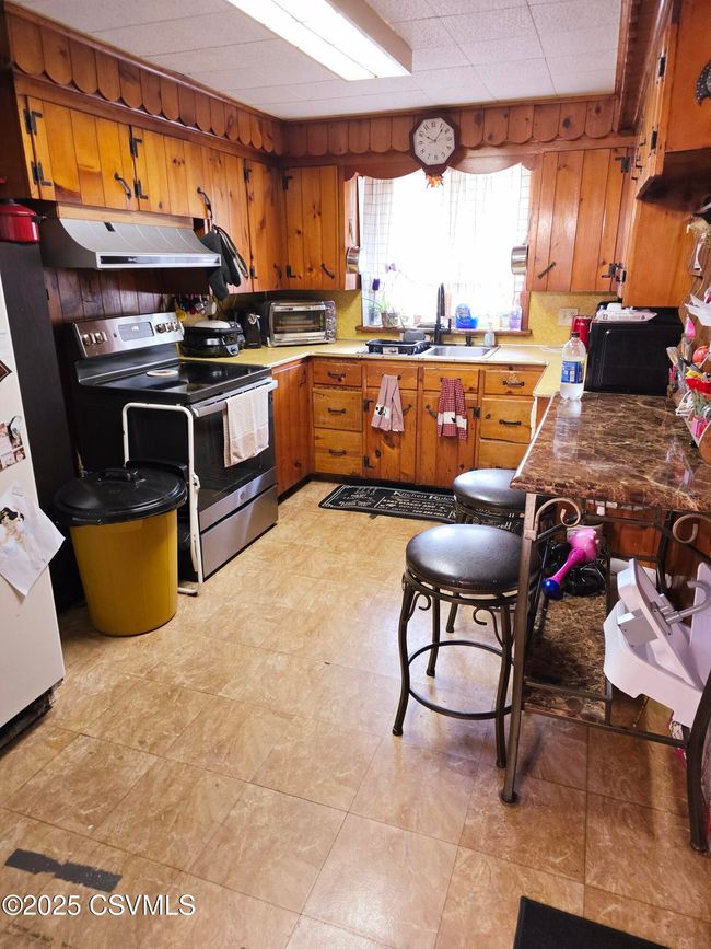 1569 State Route 93, House other with 3 bedrooms, 1 bathrooms and null parking in Berwick PA | Image 5